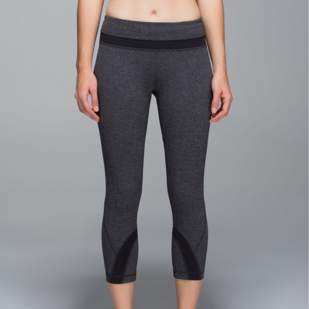 Lululemon Inspire Crop II *All Luxtreme
